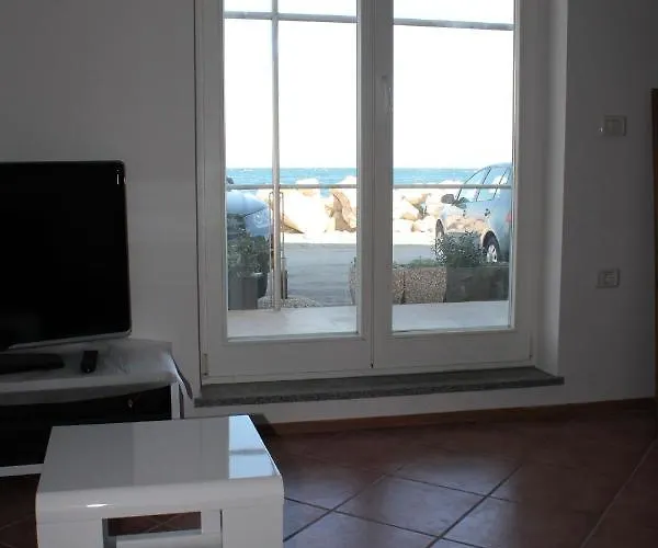 Lanterna Διαμέρισμα *